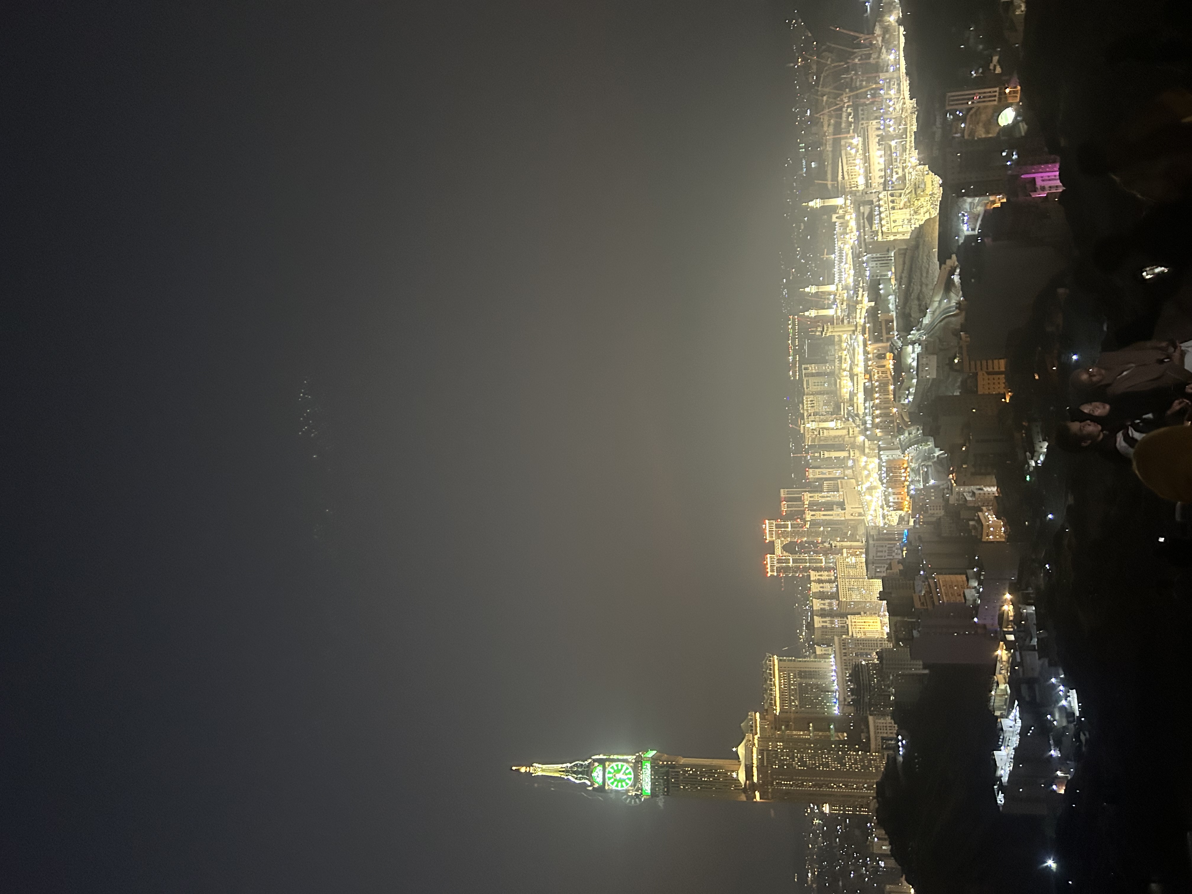 Suasana Malam di Jabal Khandamah